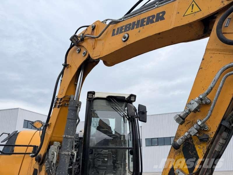 Liebherr A 912 COMPACT Wheeled excavators