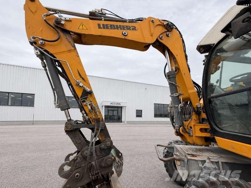 Liebherr A 912 COMPACT Wheeled excavators