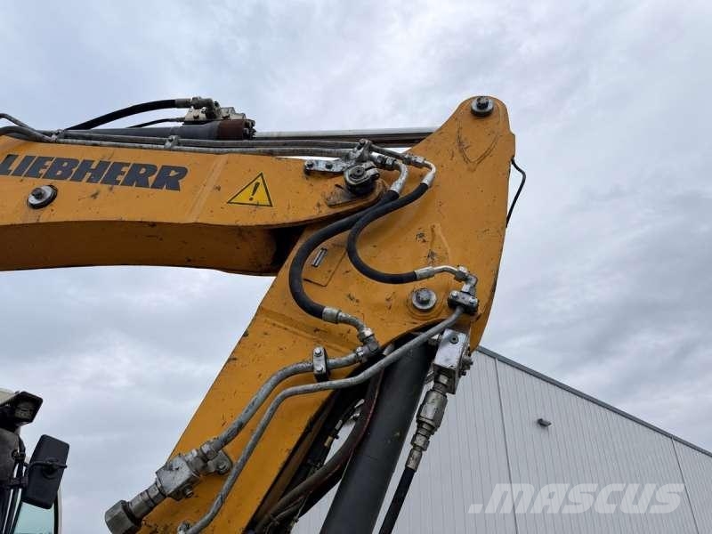 Liebherr A 912 COMPACT Wheeled excavators