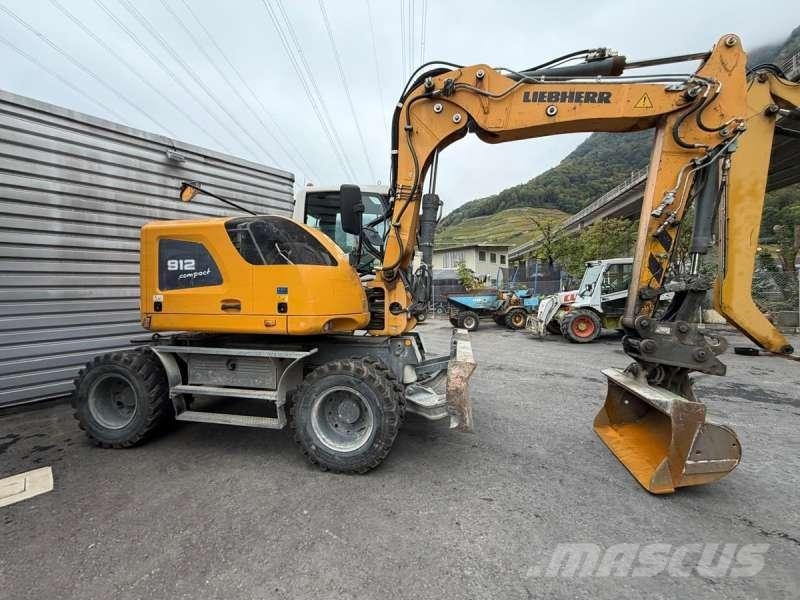 Liebherr A 912 COMPACT Wielgraafmachines