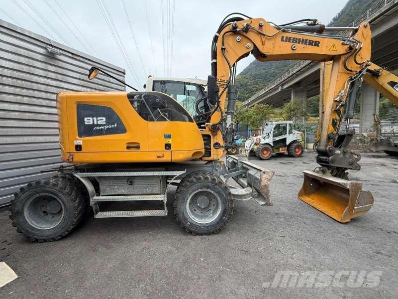 Liebherr A 912 COMPACT Wielgraafmachines