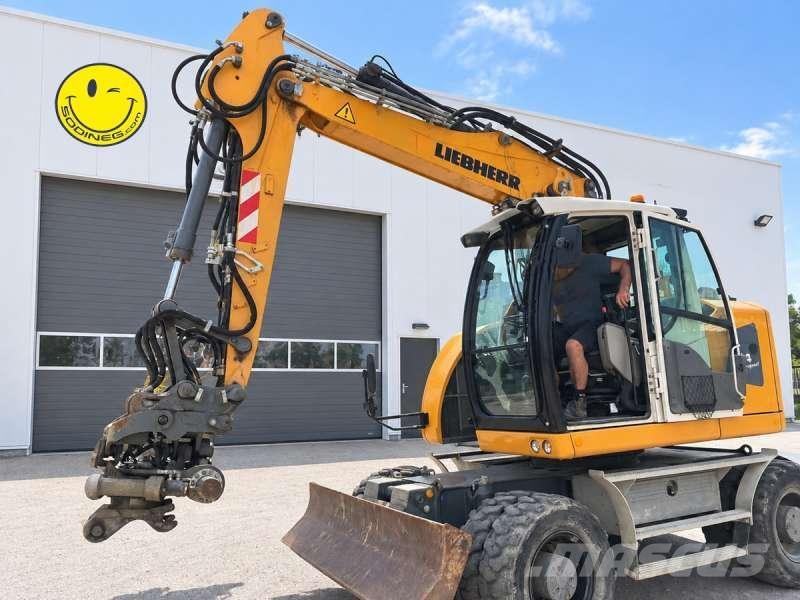 Liebherr A 914 COMPACT LITRONIC Pelle sur pneus