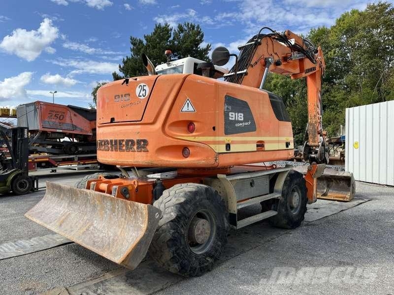 Liebherr A918 COMPACT Pelle sur pneus