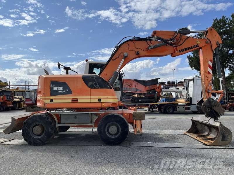 Liebherr A918 COMPACT Pelle sur pneus