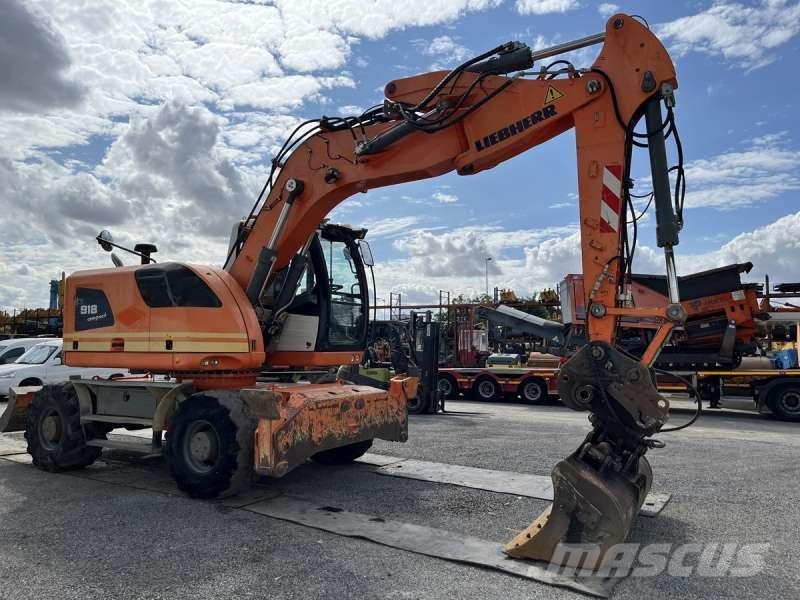 Liebherr A918 COMPACT Pelle sur pneus