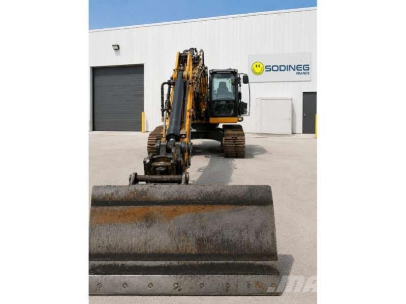 Liebherr R922 LC Kāpurķēžu ekskavatori
