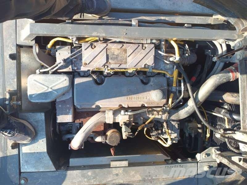 Liebherr R922 LC Kāpurķēžu ekskavatori