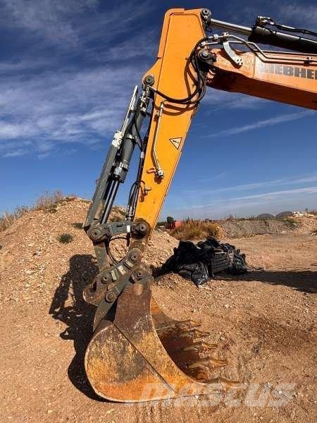 Liebherr R926 LC حفارات زحافة