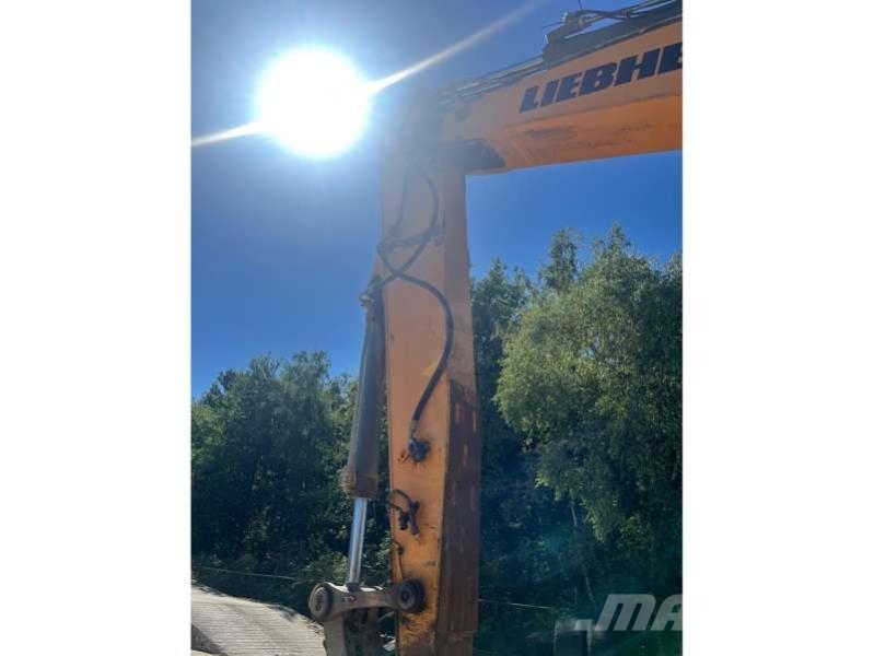 Liebherr R936 LC Crawler excavators