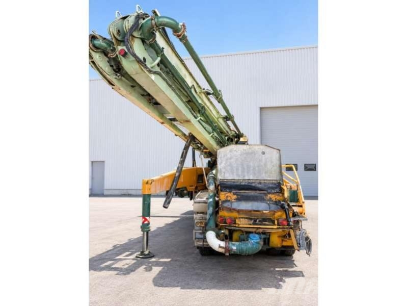 MAN TGA 41.430 + POMPE LIEBHERR 37 R4 XXT Camion malaxeur