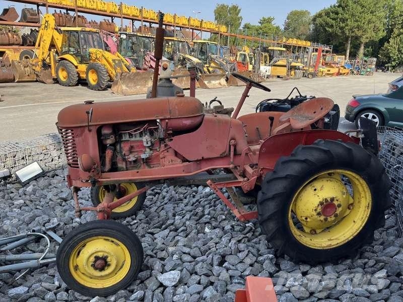 MASSEY-HARRIS PONY 812 トラクター