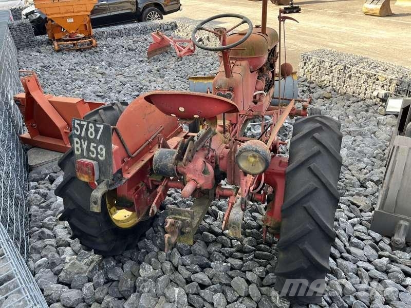 MASSEY-HARRIS PONY 812 トラクター