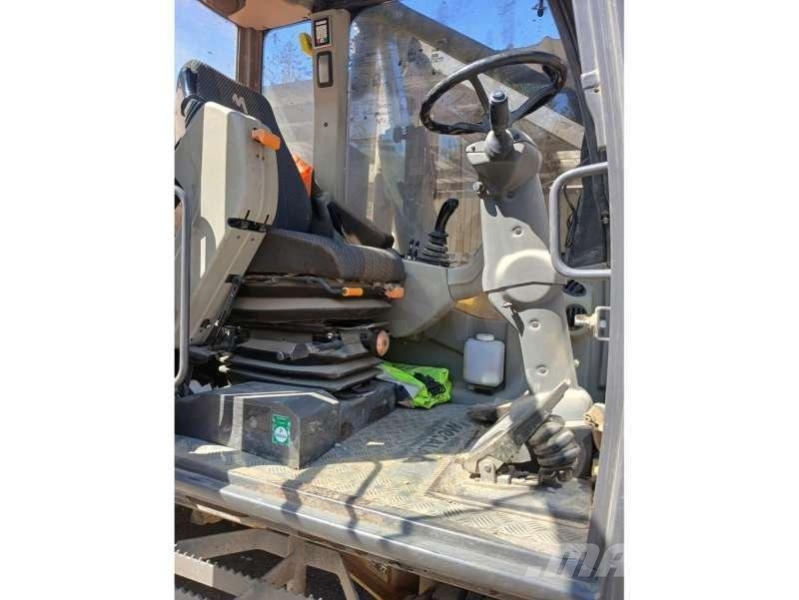 Mecalac 12 MTX Колесни екскаватори