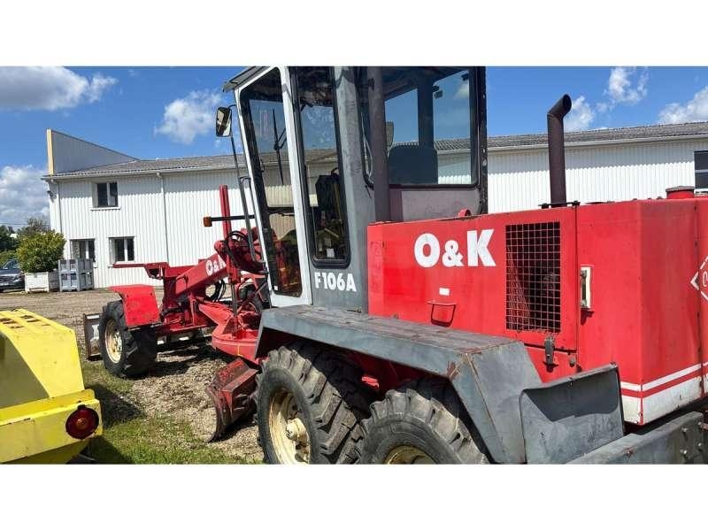 O&K F106A معدات تمهيد الطرق