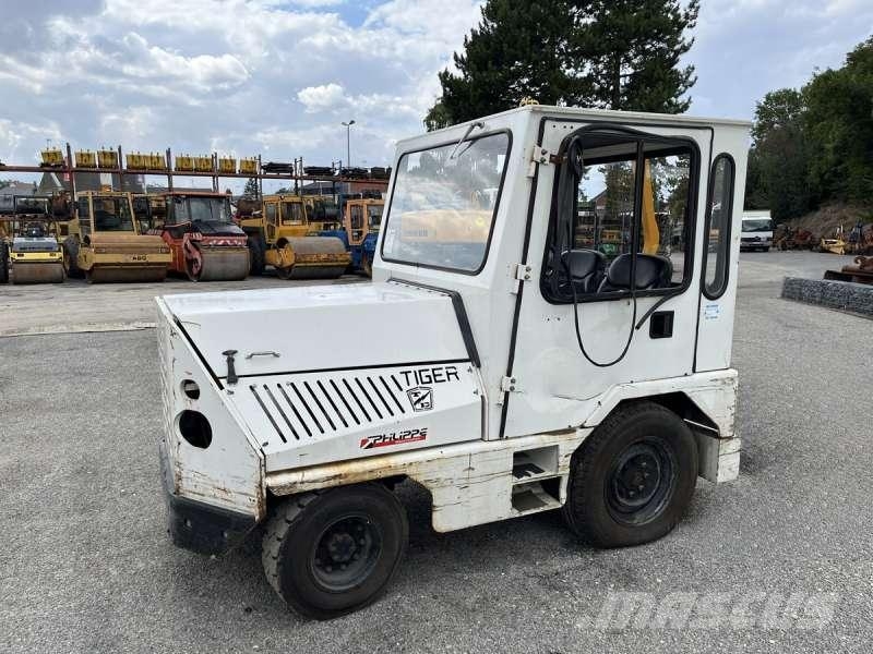 Taylor-Dunn TC-40 Tractors