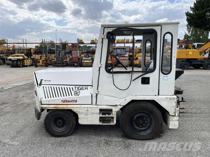 Taylor-Dunn TC-40 Tractors