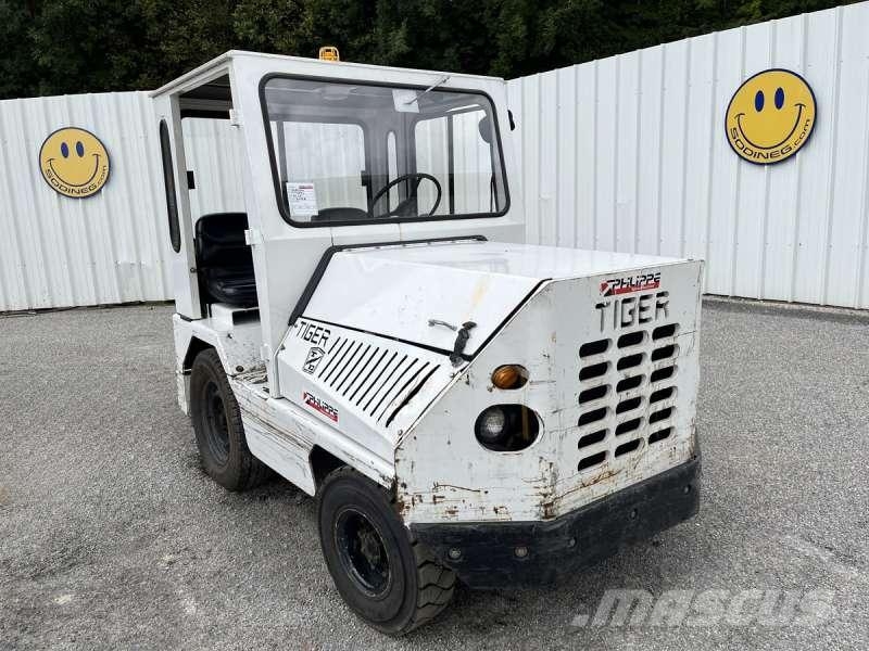 Taylor-Dunn TC-40 Tractors