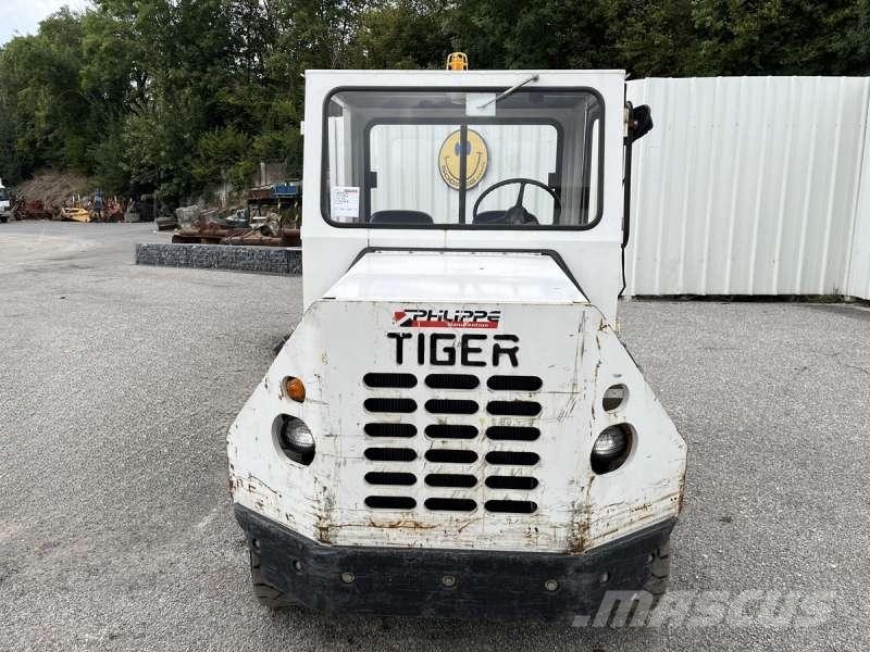 Taylor-Dunn TC-40 Tractors