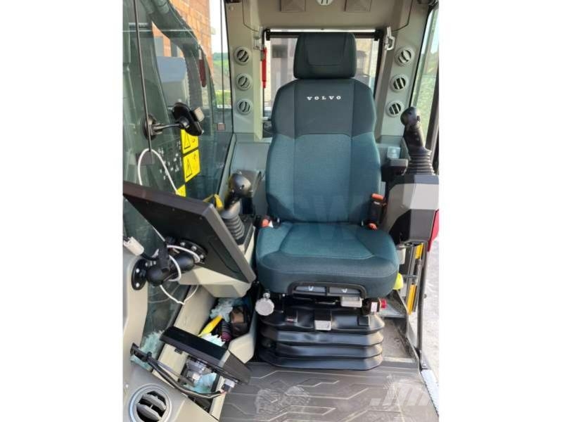 Volvo ECR145FL + ROTOTILT 履带挖掘机