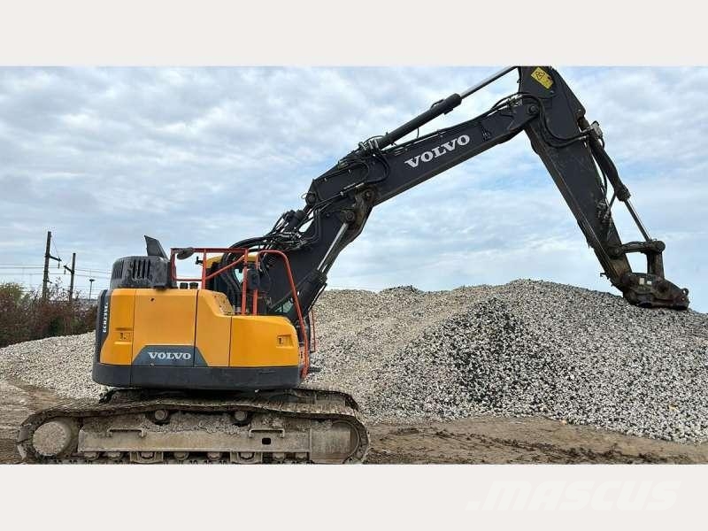 Volvo ECR235EL 大型油圧ショベル12t以上（パワーショベル・ユンボ）