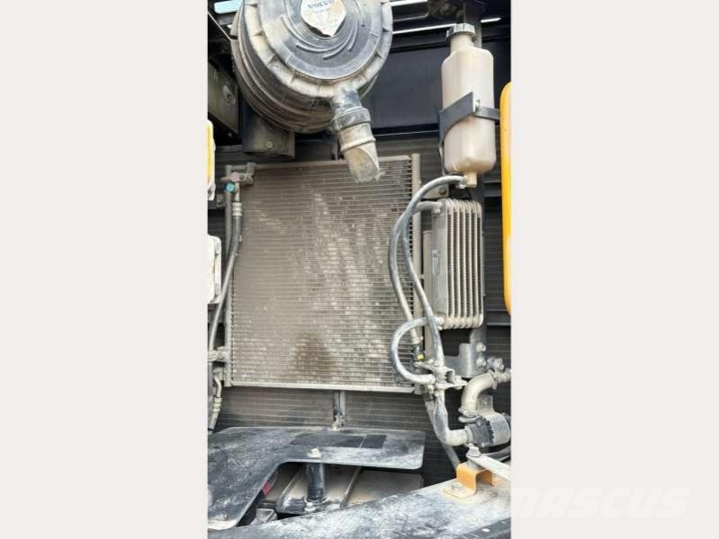 Volvo ECR235EL 大型油圧ショベル12t以上（パワーショベル・ユンボ）