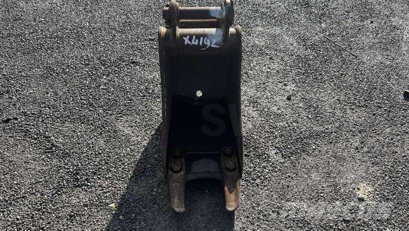  AUTRE 210mm - Axes 30mm Buckets