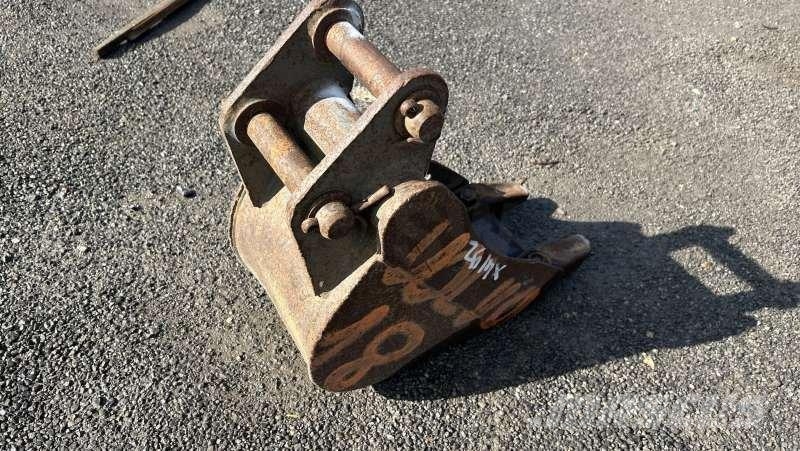 AUTRE 210mm - Axes 30mm Buckets