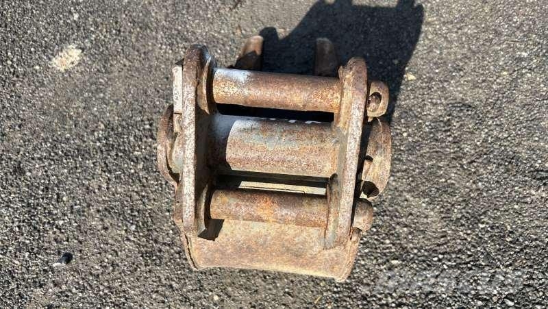  AUTRE 210mm - Axes 30mm Buckets