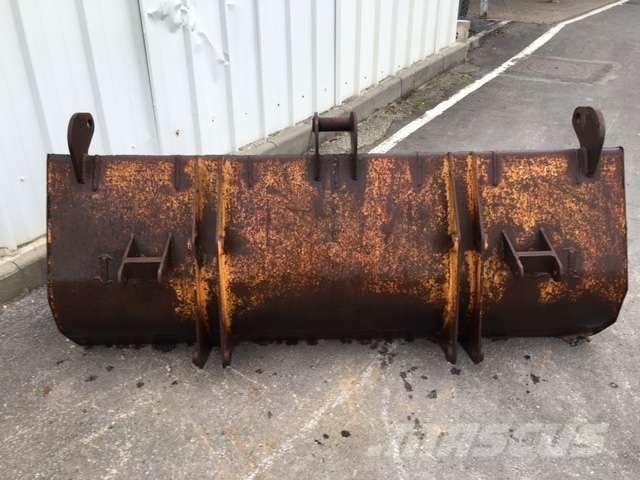 CASE 2300mm - Tractopelle دلاء