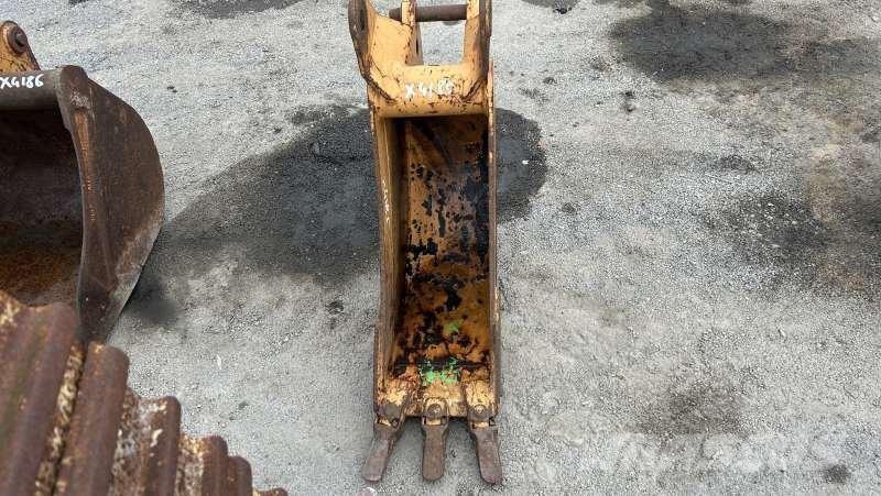 CASE Tractopelle - 300mm Buckets