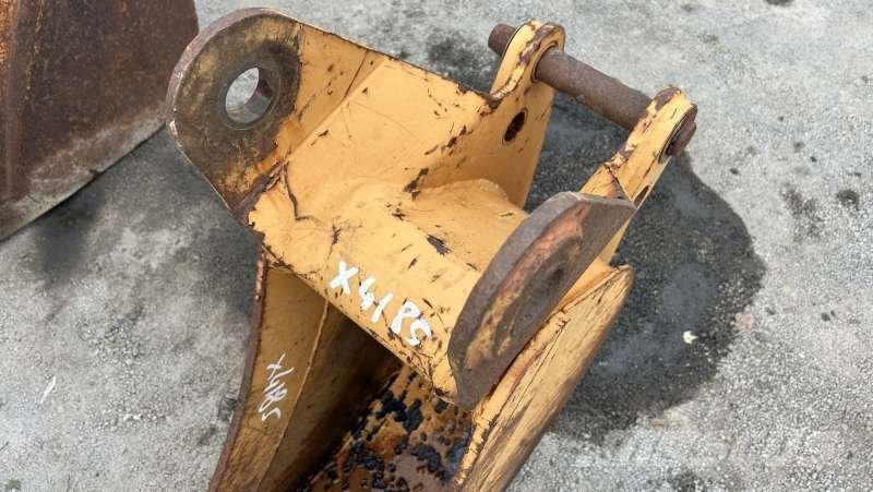 CASE Tractopelle - 300mm Buckets