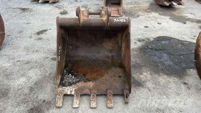 CASE Tractopelle - 740mm Buckets