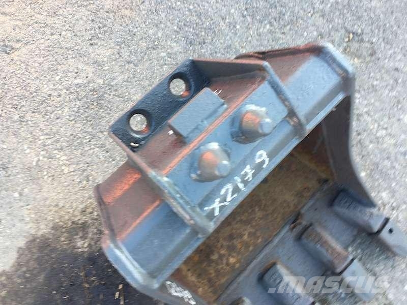 Volvo 390mm - attache VOLVO 1,5 Tonnes Lopaty