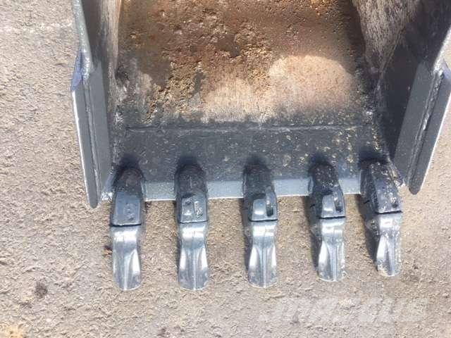 Volvo BL 71 - 620mm دلاء