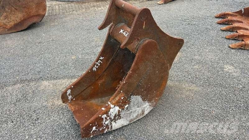 Volvo S5 / S50 - 400mm - à réparer Godet