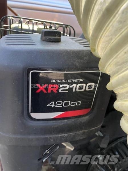 Aspirateur à feuilles MECAGIL LEBON d'ocasion mote Diger parçalar