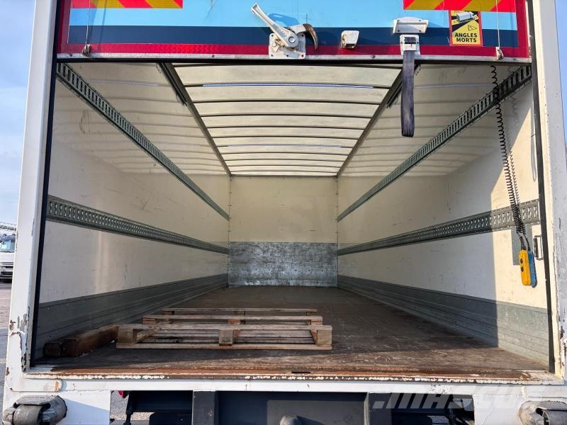 DAF LF 210 FA Kapali kasa kamyonlar