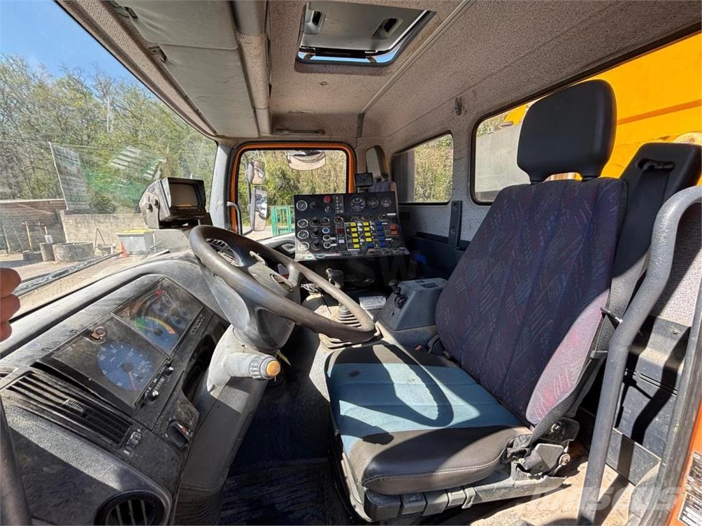 Mercedes-Benz 4x2 Sweeper trucks
