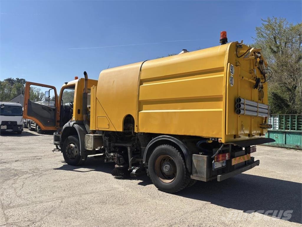 Mercedes-Benz 4x2 Sweeper trucks