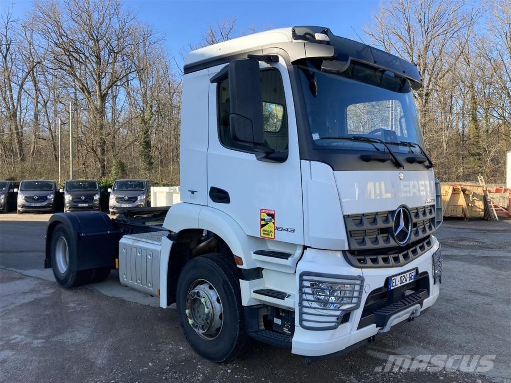 Mercedes-Benz Arocs 中古トラクターヘッド | トレーラーヘッド