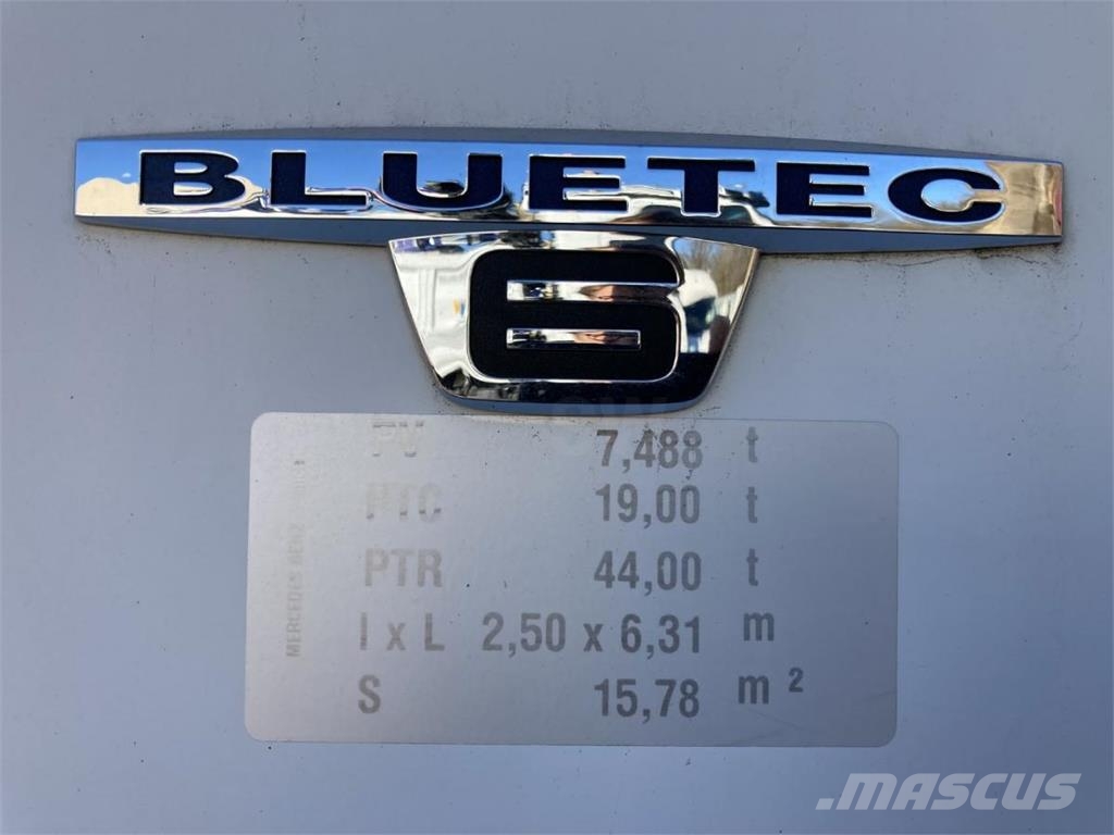Mercedes-Benz Arocs 中古トラクターヘッド | トレーラーヘッド