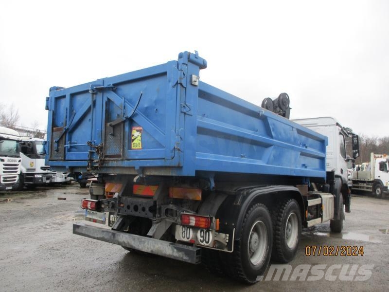 Mercedes-Benz Arocs 2636 année 2020 grue HMF 1310 K2 année 2008 Savivarčių priekabų vilkikai