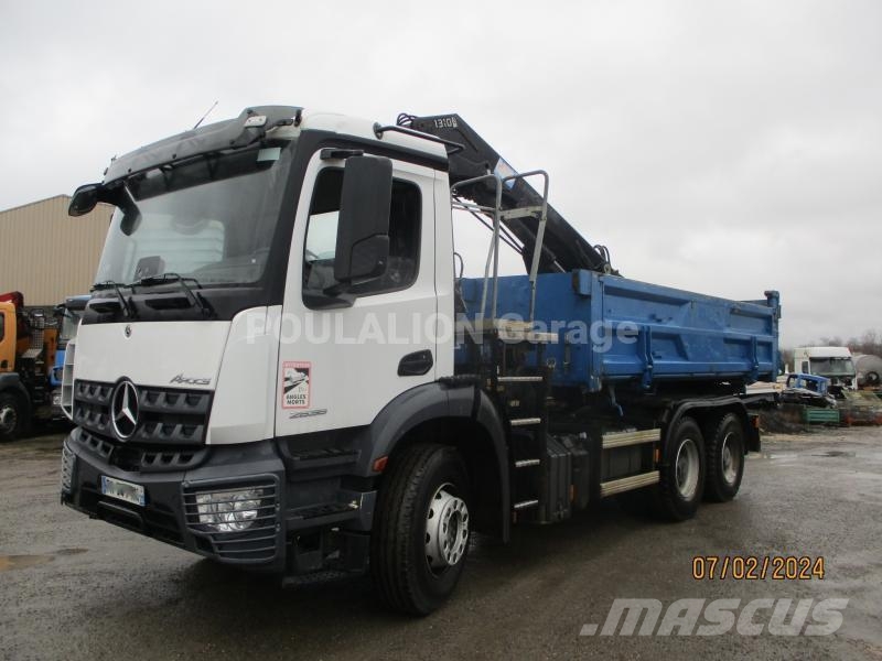 Mercedes-Benz Arocs 2636 année 2020 grue HMF 1310 K2 année 2008 Savivarčių priekabų vilkikai