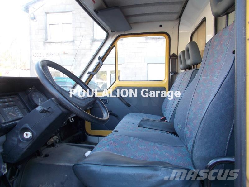 Renault Gamme B 70 podium fourgon aménagé هيكل صندوقي