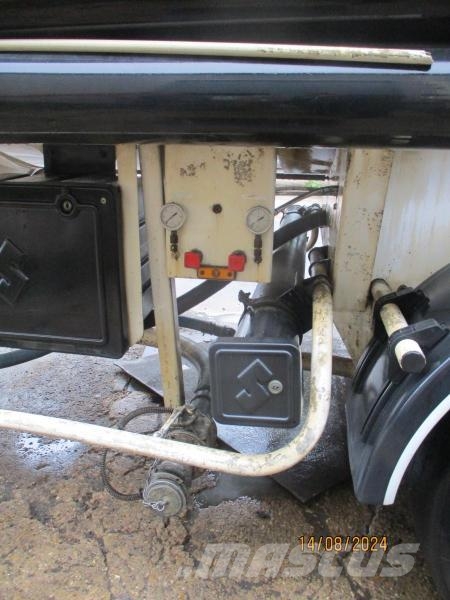 Spitzer EUROVRAC Ημιρυμούλκες βυτίων