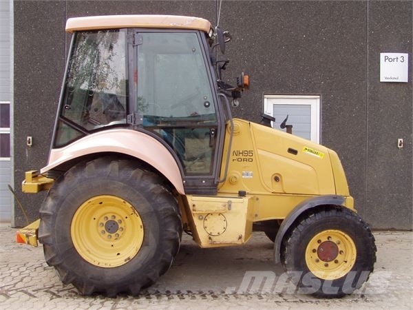 New Holland NH95 트랙터