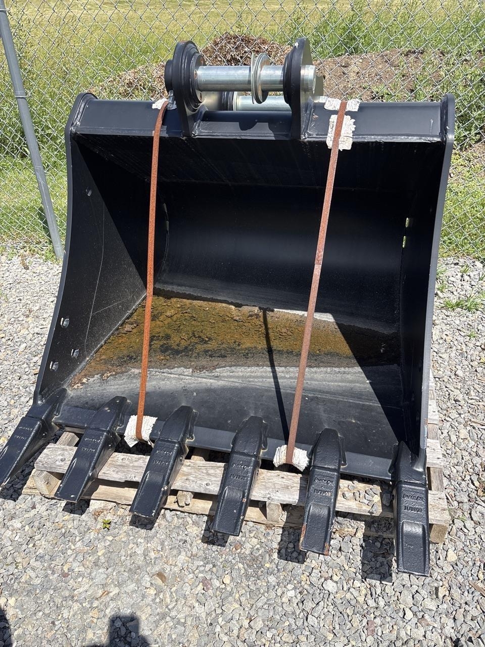 AMI ATTACHMENTS 48 DIGGING BUCKET Gradbeništvo - drugo