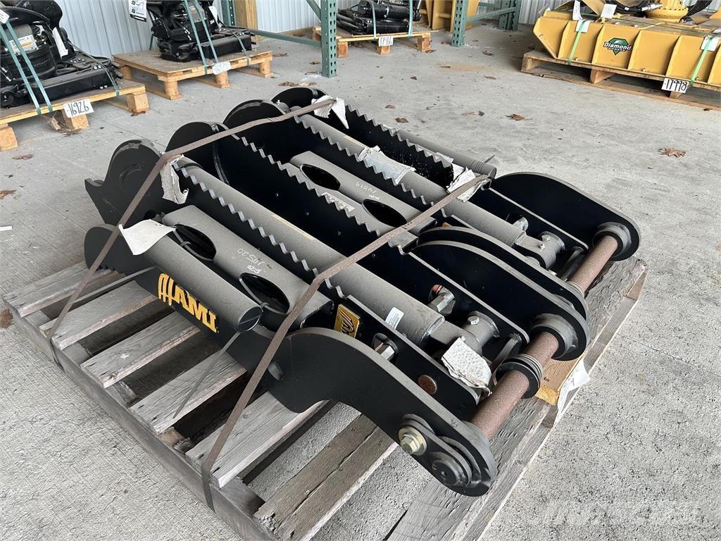 AMI HYDRAULIC BACKHOE THUMB Scarificatori