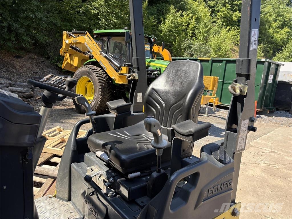 Bomag BW120AD-5 Trilrolwalsen