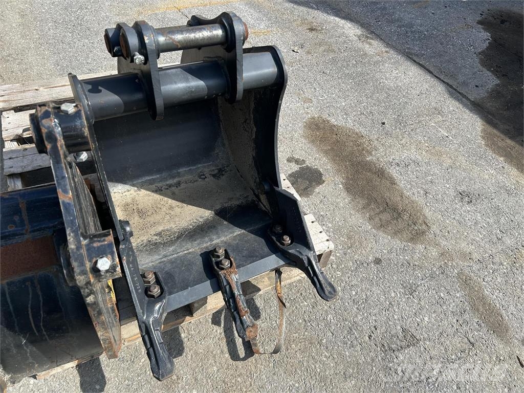 JCB 18 BUCKET Építőipar - Egyebek